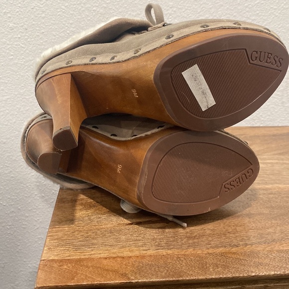 NWOT Guess Bountiful Suede Faux Fur Heels 9 - Picture 4 of 6